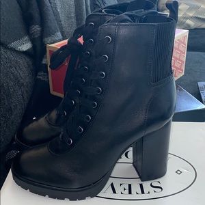 Black leather Steve Madden boots  size 9